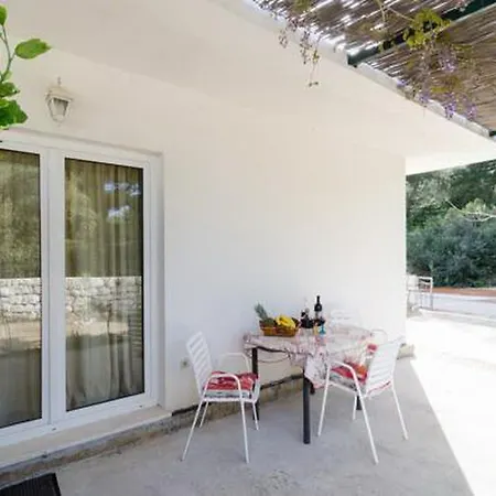 Skurla Apartment Saplunara