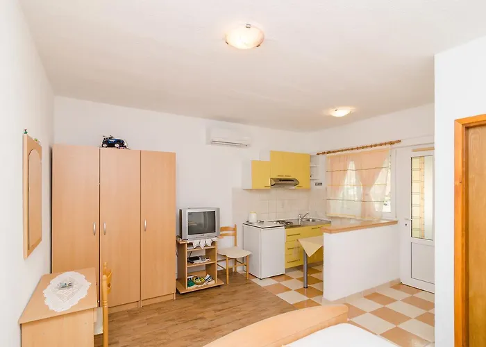 Skurla Apartman *
