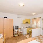 Skurla Apartament *